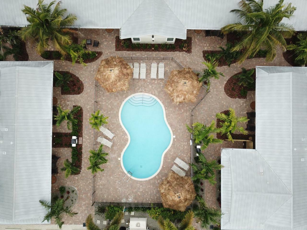 Twin Palms At Siesta Hotel เซียสตาคีย์ ภายนอก รูปภาพ